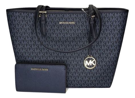 md carryall tote michael kors|Jet Set Medium Tote Bag .